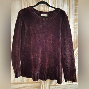 Orvis Women's Deep Burgundy Crew Neck Sweater